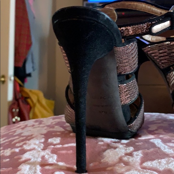 Tom Ford pink sequin heels - Picture 2 of 5